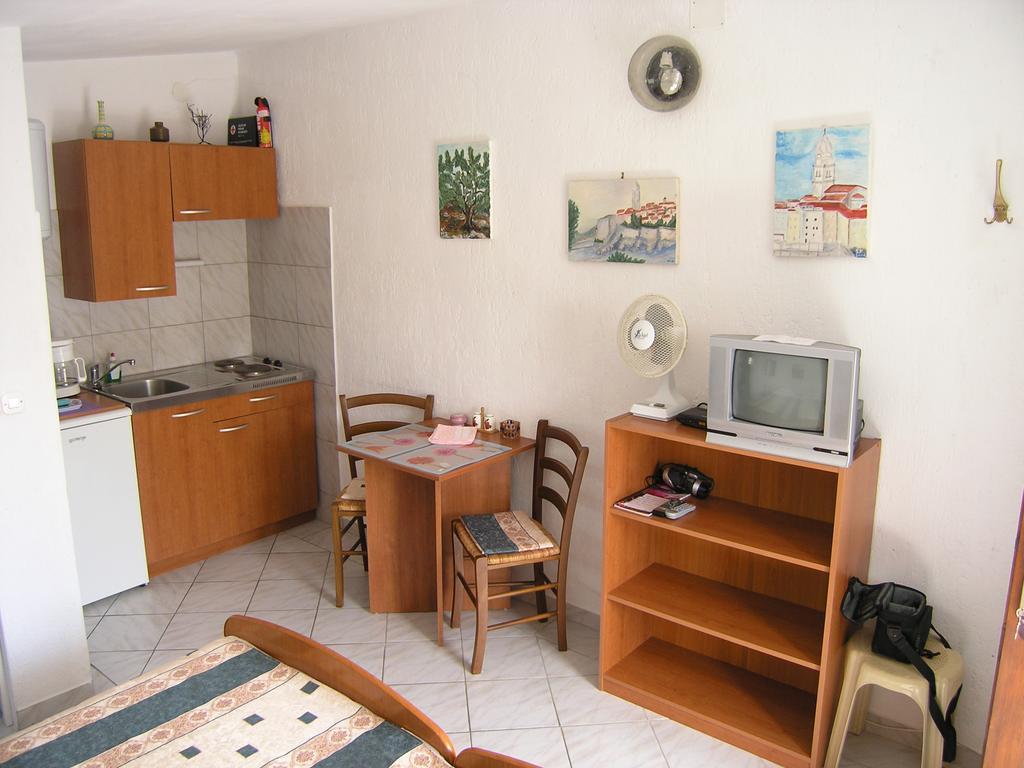 Apartmani Plach Krk Town Exteriör bild