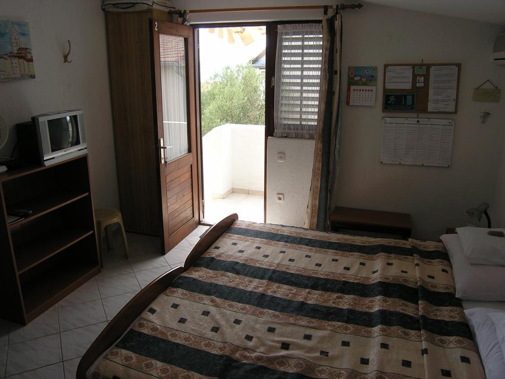 Apartmani Plach Krk Town Exteriör bild