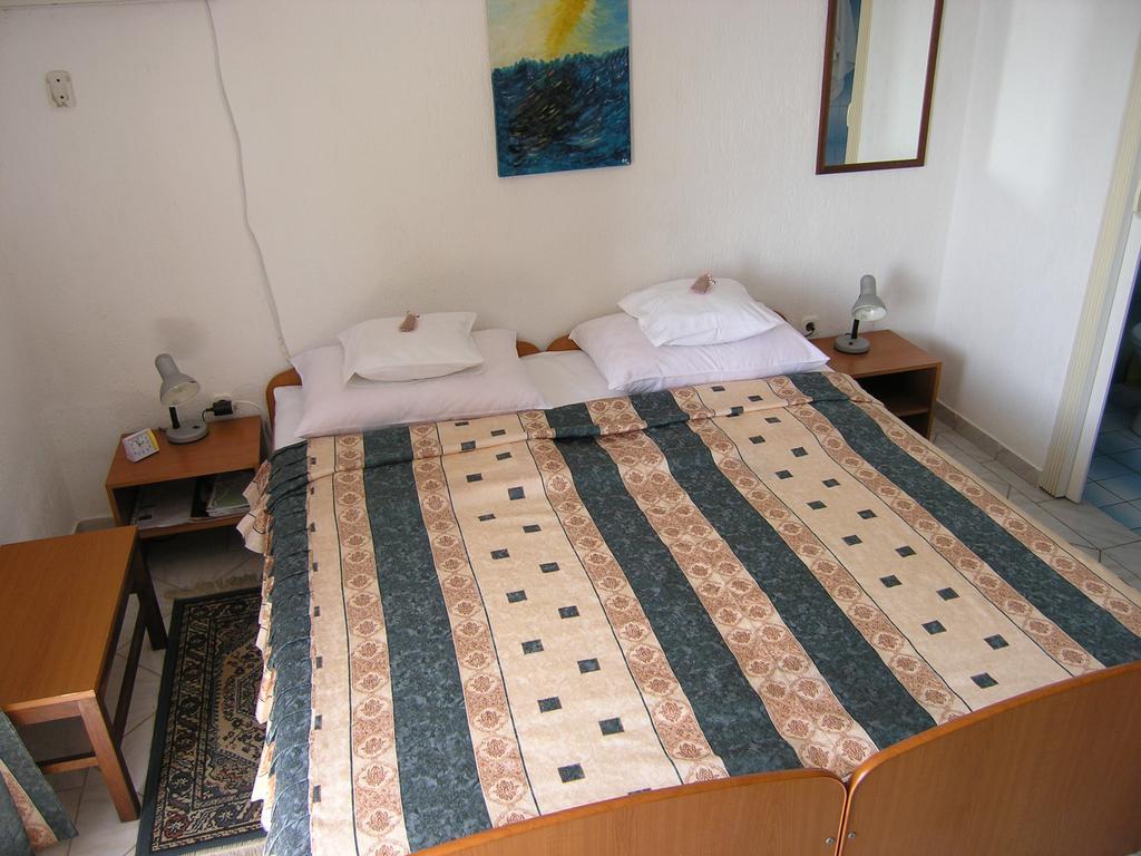 Apartmani Plach Krk Town Exteriör bild